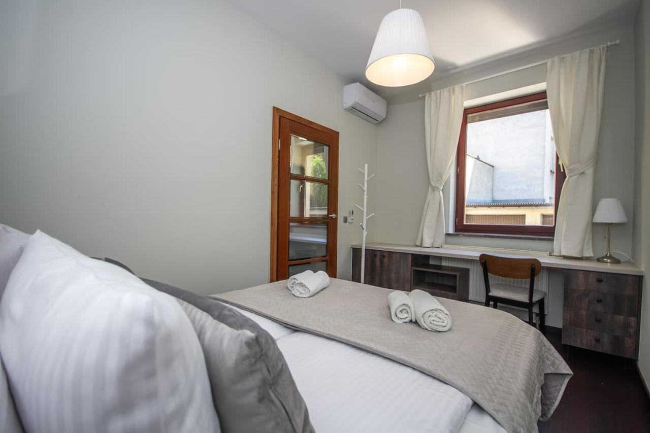 Inpoint 2-bedrooms With Private Garden And Free Parking Apartament Kraków